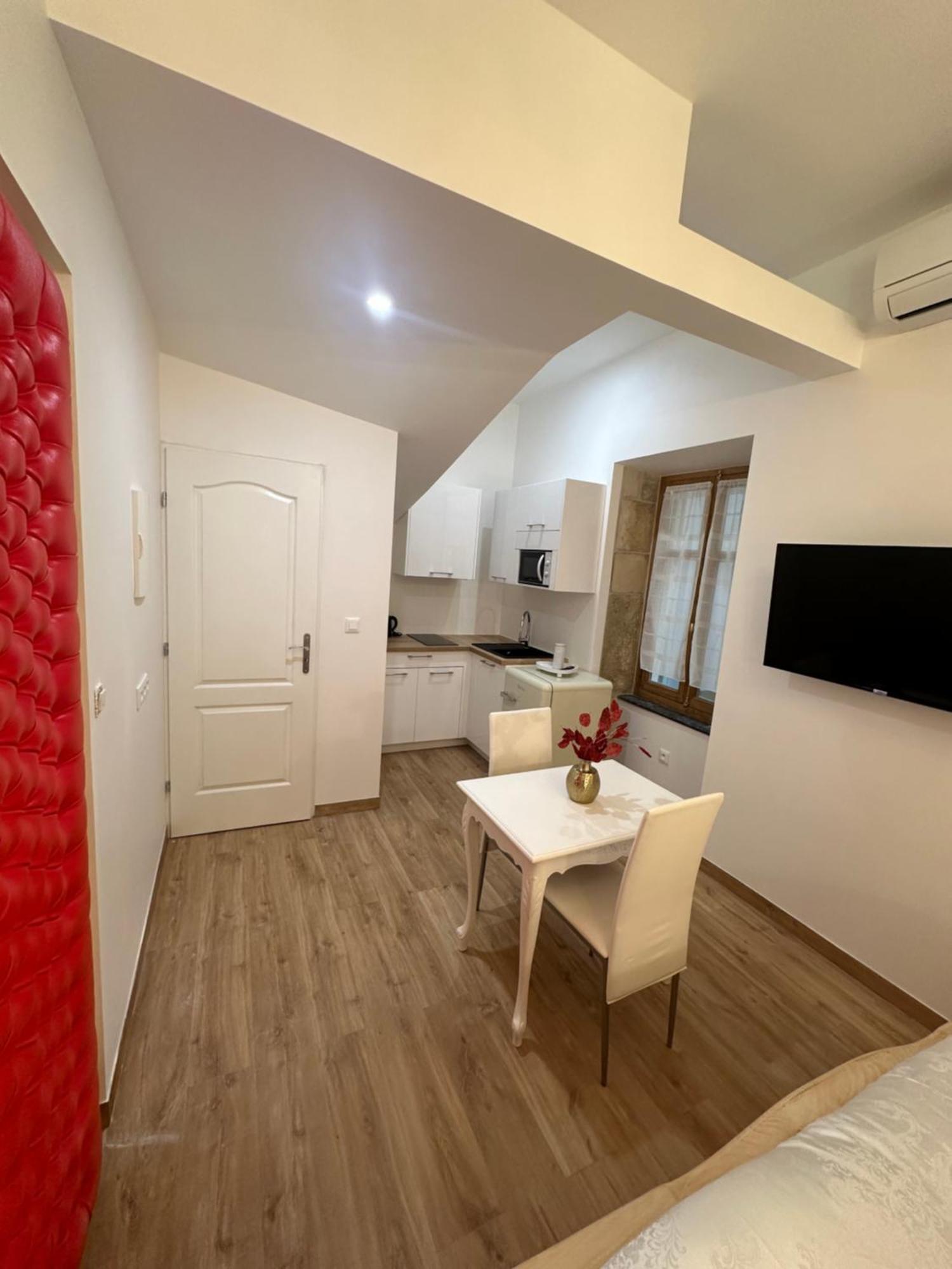 Petit Studio Presbytere Dans L'Eglise Narbonne Eksteriør billede